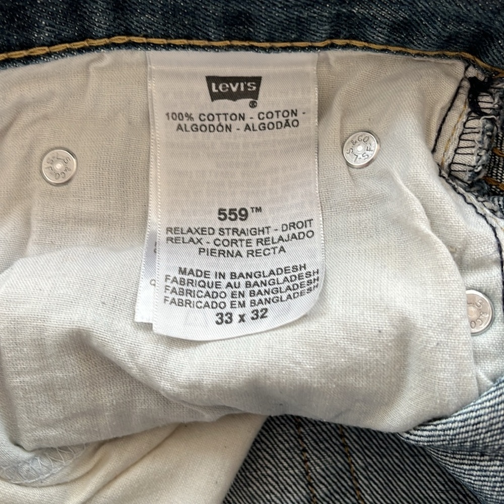 Levi’s 559 Relaxed Straight jeans. Excellent used condition. Will be a staple! - Picture 6 of 7